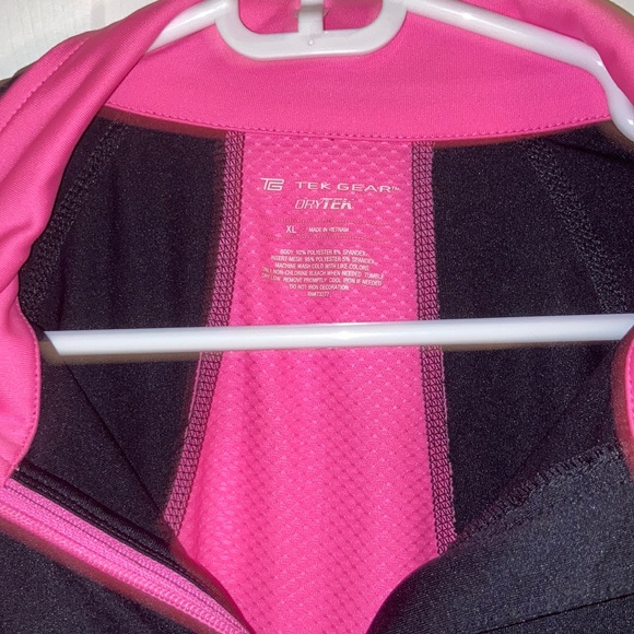 Pink & black XL tek gear longsleeve workout shirt - Picture 2 of 4